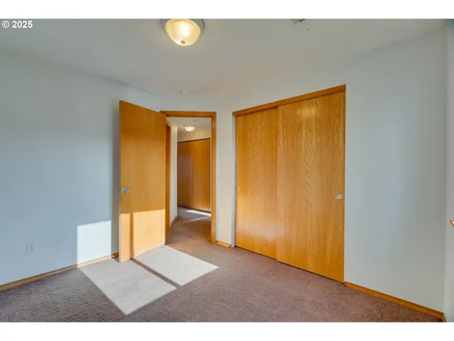 $550,000 | 15648 Northeast Milton Place, Portland, OR 97230