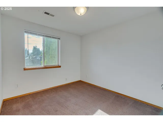 $550,000 | 15648 Northeast Milton Place, Portland, OR 97230