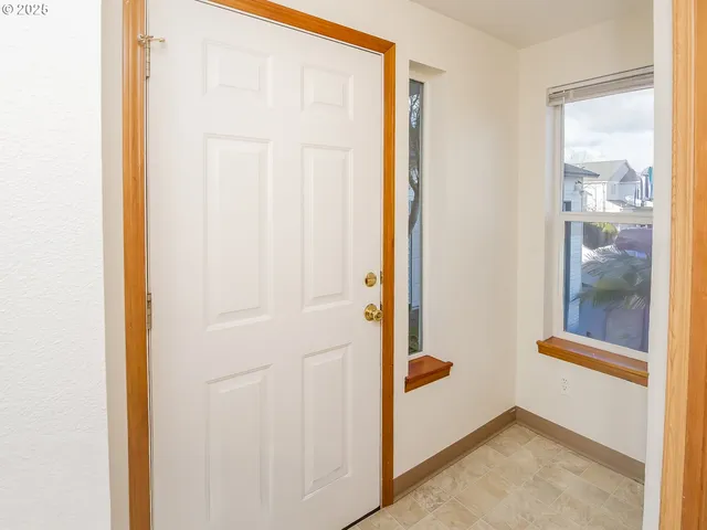 $550,000 | 15648 Northeast Milton Place, Portland, OR 97230