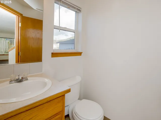 $550,000 | 15648 Northeast Milton Place, Portland, OR 97230