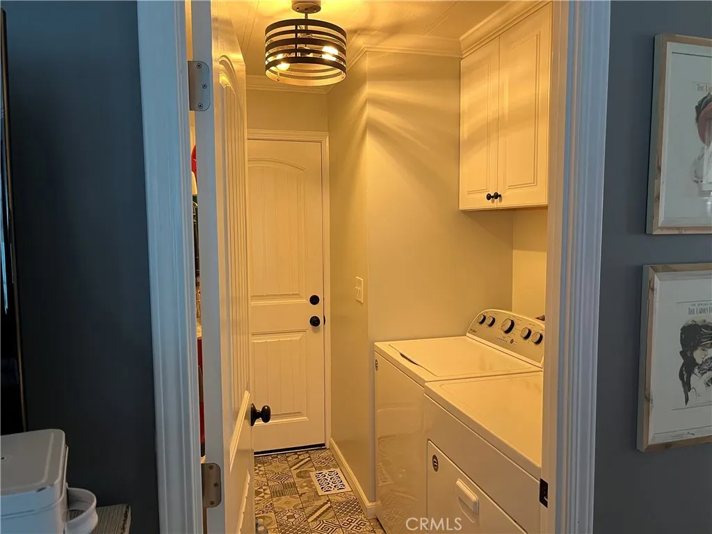 4000 Pierce Street, Unit 284 Riverside, CA 92503 - Photo 23 of 32 a utility room with dryer and washer