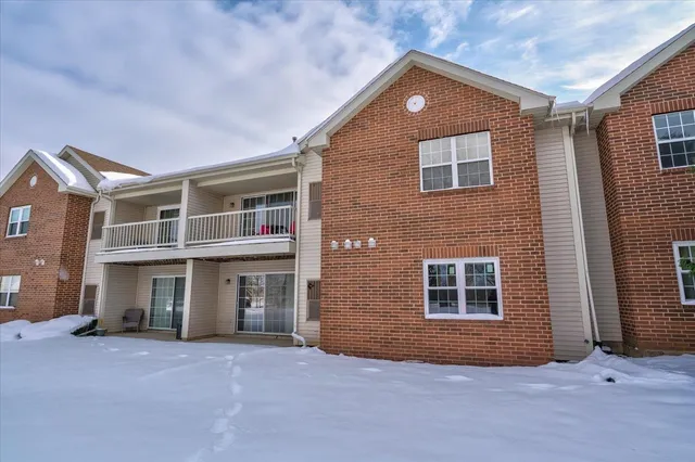 $225,000 | 909 Park, Unit 101, Oregon, WI 53575