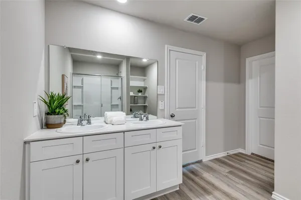 $2,400 | 269 Cal Frd Drive, Justin, TX 76247