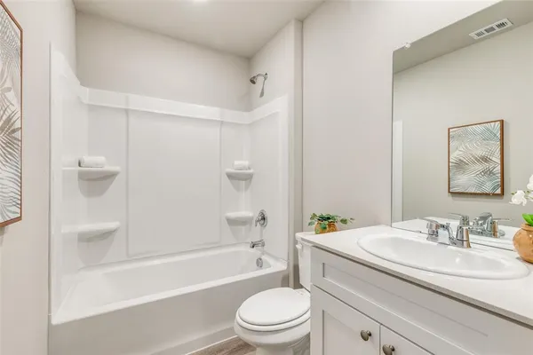 $2,400 | 269 Cal Frd Drive, Justin, TX 76247