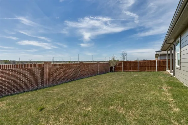 $2,400 | 269 Cal Frd Drive, Justin, TX 76247