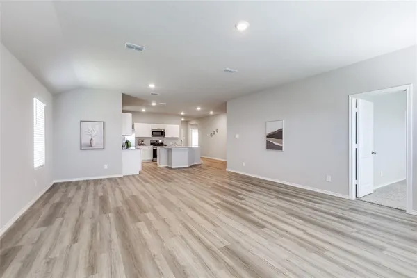 $2,400 | 269 Cal Frd Drive, Justin, TX 76247