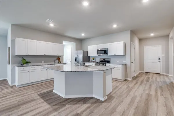 $2,400 | 269 Cal Frd Drive, Justin, TX 76247