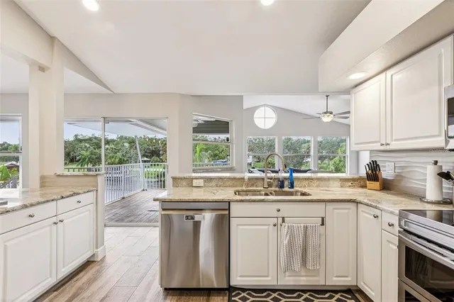 $799,900 | 9212 River Cove Drive, Riverview, FL 33578