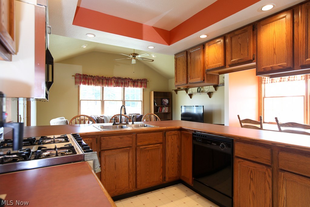 7595 Struthers Road Youngstown, OH 44514 - Photo 9 of 23 Gallery Image 9