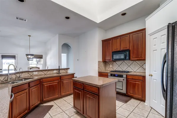 $3,300 | 11614 Aucuba Lane, Houston, TX 77095