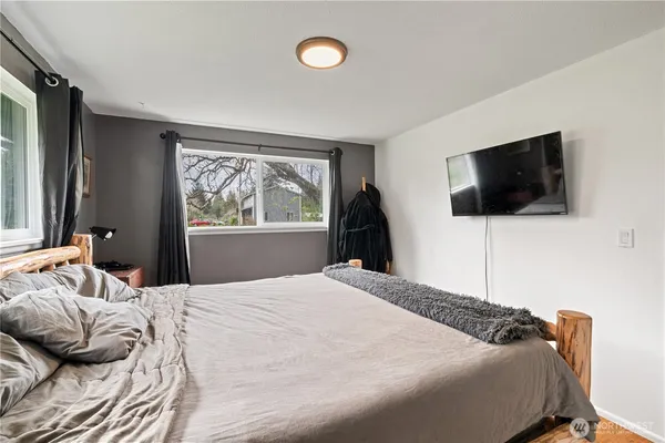 $365,000 | 4653 Wishkah Road, Aberdeen, WA 98520