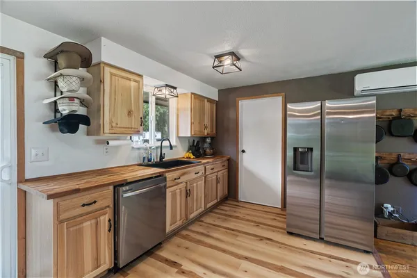 $365,000 | 4653 Wishkah Road, Aberdeen, WA 98520