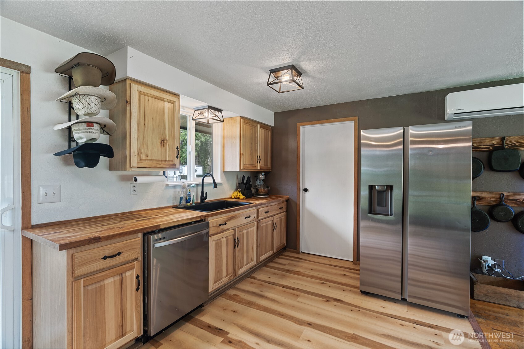 4653 Wishkah Road Aberdeen, WA 98520 - Photo 5 of 33