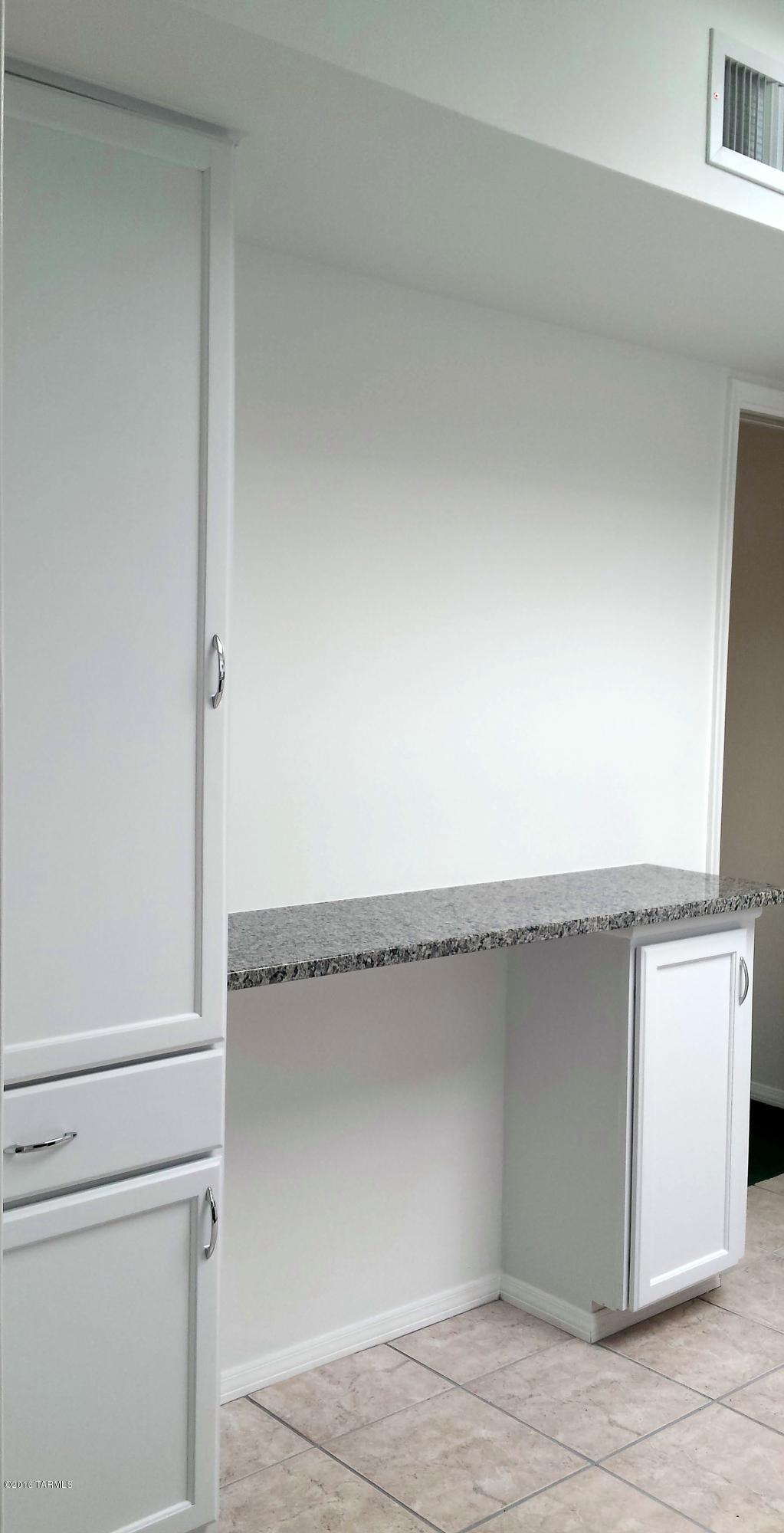 285 South Kolb Road, Unit 16 Tucson, AZ 85710 - Photo 14 of 32 Gallery Image 14