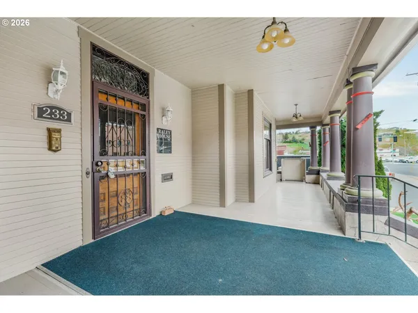 $950,000 | 233 Southeast 4th Street, Pendleton, OR 97801