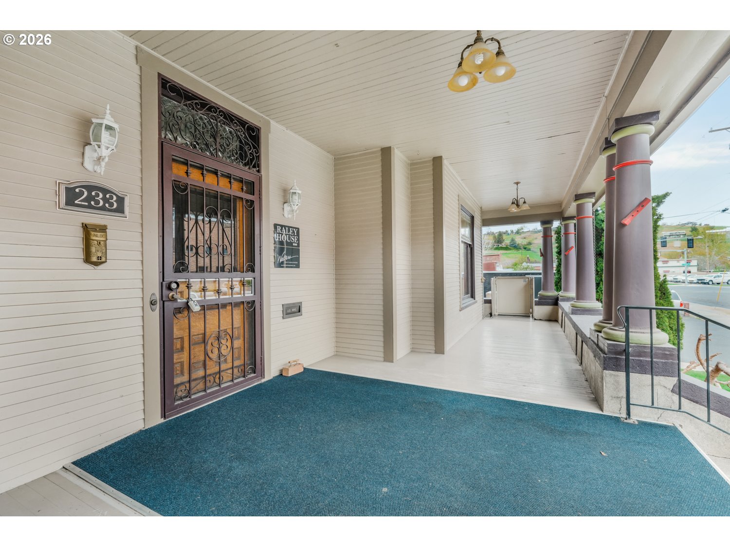 233 Southeast 4th Street Pendleton, OR 97801 - Photo 2 of 45