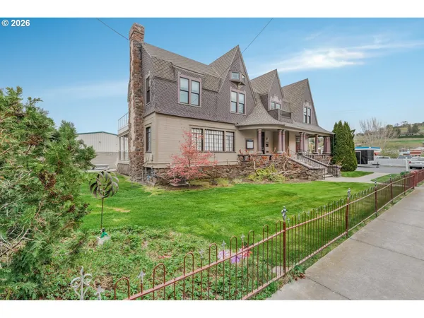 $950,000 | 233 Southeast 4th Street, Pendleton, OR 97801