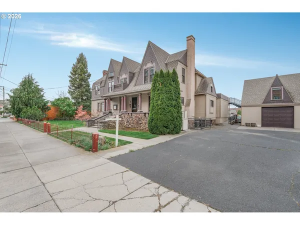 $950,000 | 233 Southeast 4th Street, Pendleton, OR 97801
