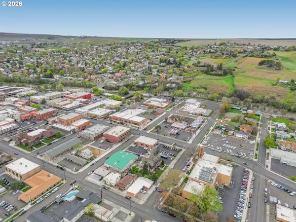 $950,000 | 233 Southeast 4th Street, Pendleton, OR 97801