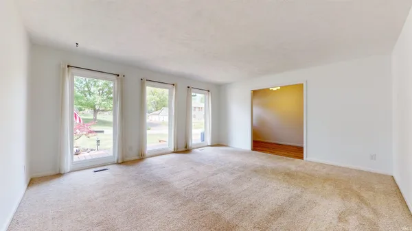 $449,900 | 6799 County Road 554 South, Newburgh, IN 47630