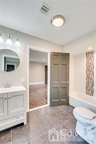 $5,200 | 55 Devon Road, Unit B, Colonia, NJ 07067