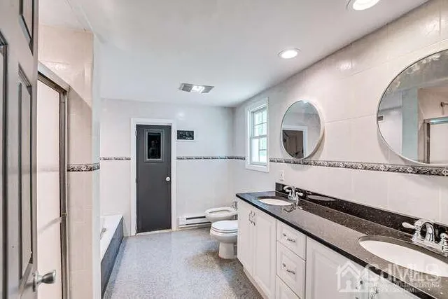 $5,200 | 55 Devon Road, Unit B, Colonia, NJ 07067