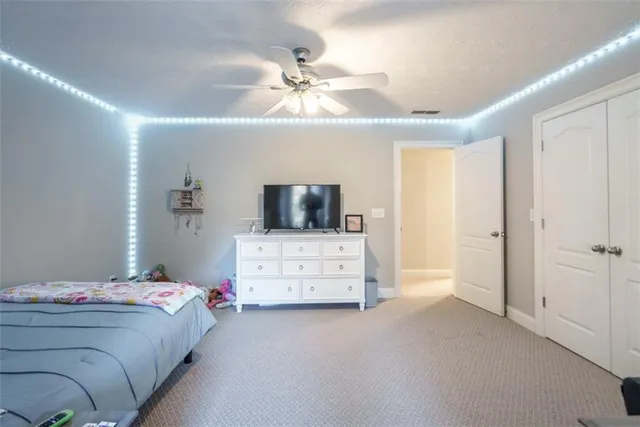 a view of a workspace with furniture