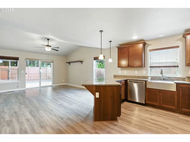 $489,999 | 1064 Necarney Avenue, Rockaway Beach, OR 97136