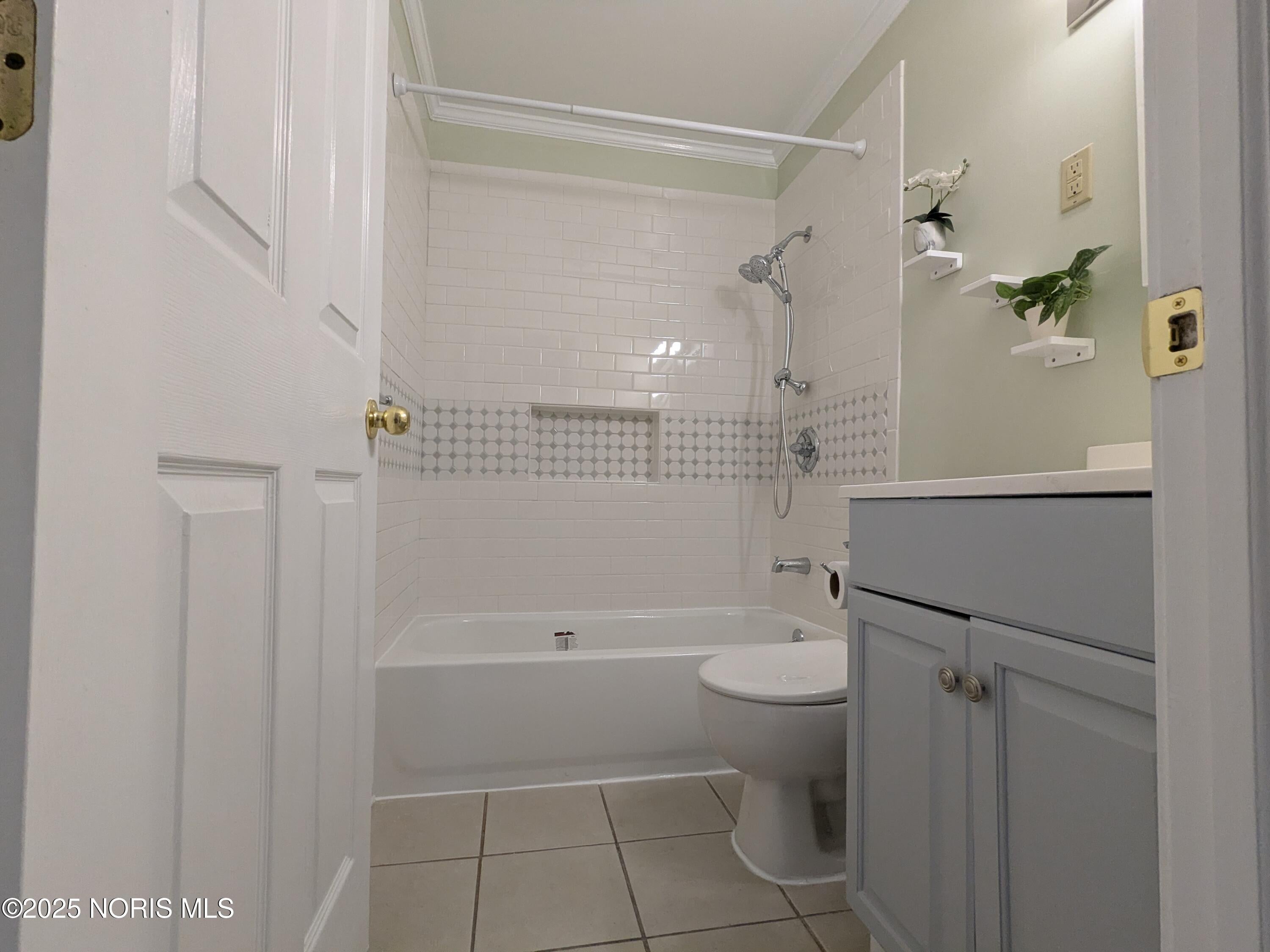 1715 Ralvan Drive Defiance, OH 43512 - Photo 20 of 49 Full bath