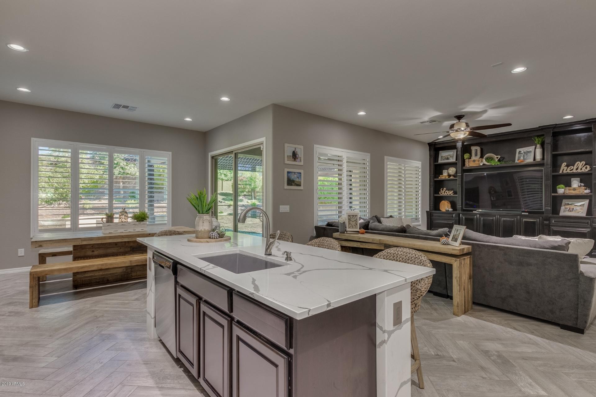 1610 West Red Bird Road Phoenix, AZ 85085 - Photo 5 of 48 Eat in Kitchen