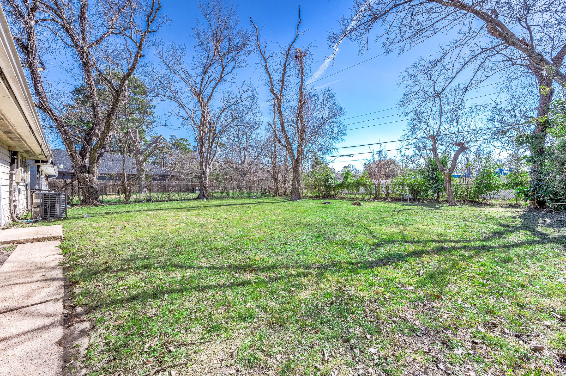 6110 Guadalupe Street Houston, TX 77016 - Photo 18 of 24 a view of a field with tree s
