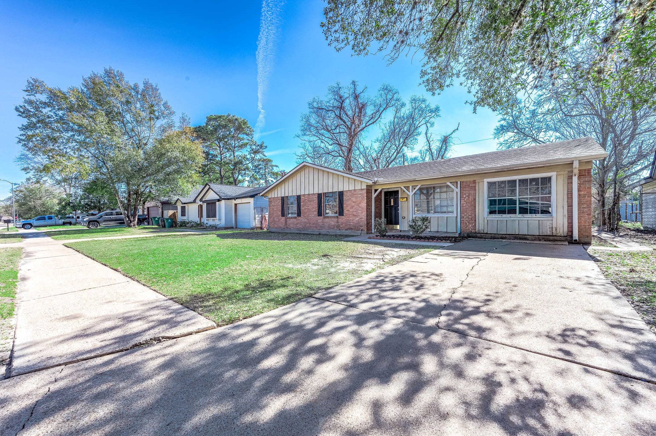 6110 Guadalupe Street Houston, TX 77016 - Photo 22 of 24 a house with yard in front of it