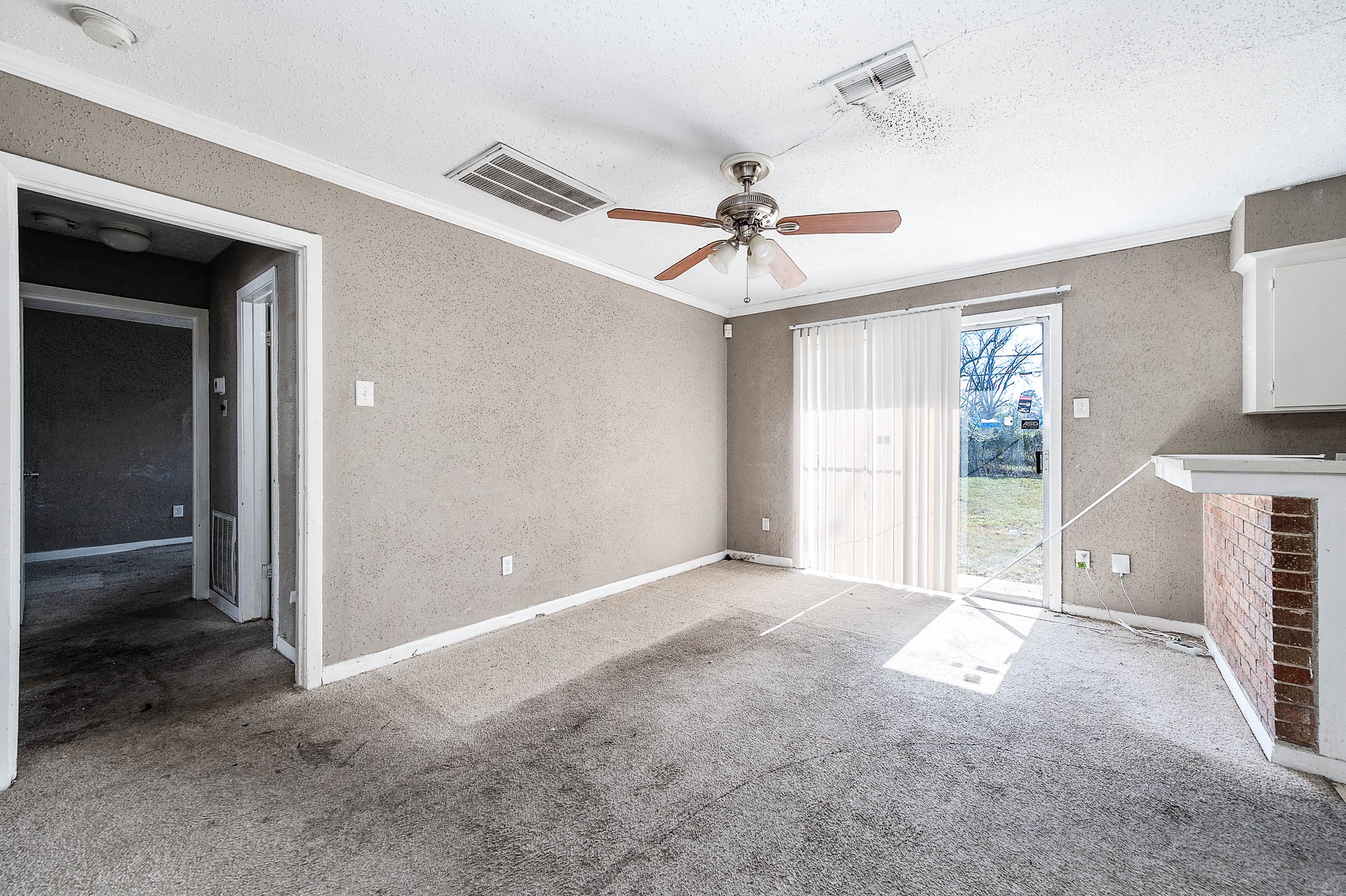6110 Guadalupe Street Houston, TX 77016 - Photo 5 of 24 a view of a big room with closet and windows