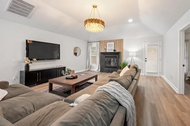 $5,500 | 1706 Dunn Street, Grapevine, TX 76051