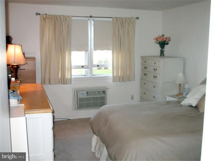 21 D Sunnybrook Road Stratford, NJ 08084 - Photo 8 of 10 Master Bedroom