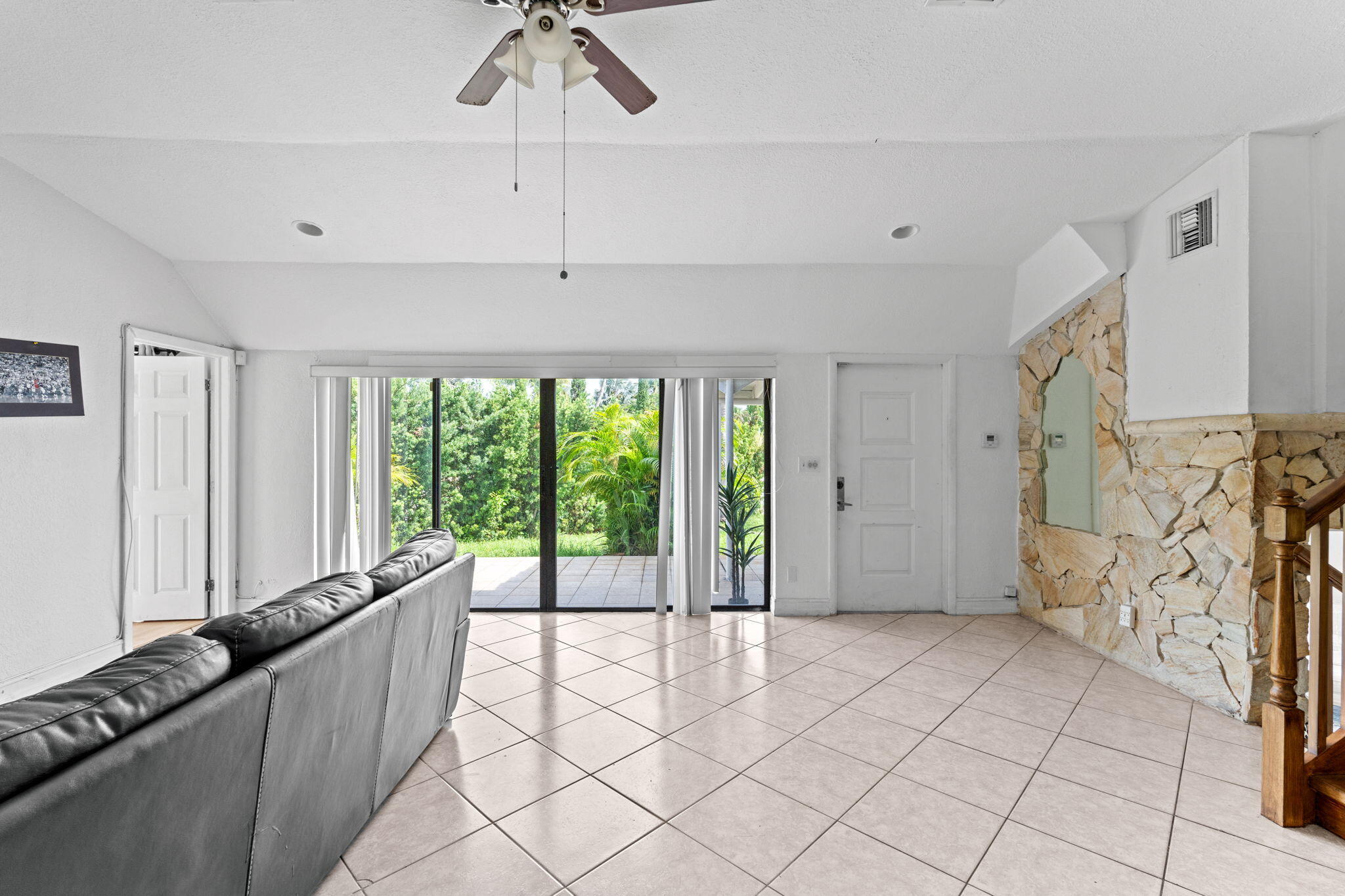 1425 Northeast 4th Court Boca Raton, FL 33432 - Photo 10 of 66 10-web-or-mls-A7409470