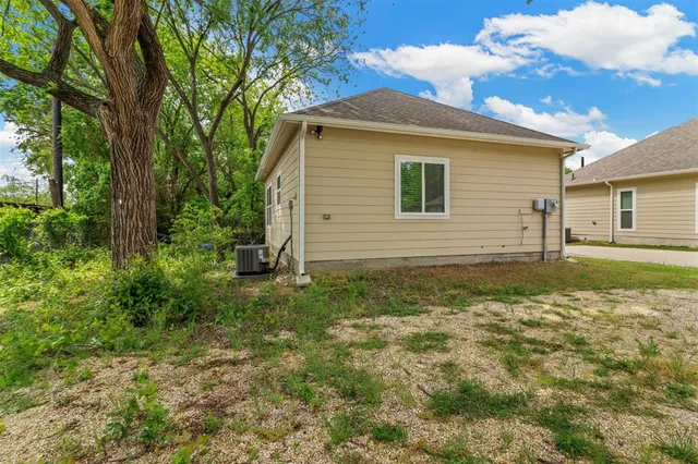 $1,300 | 818 Rose Street, Unit B, Denton, TX 76209