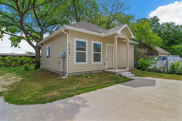 $1,300 | 818 Rose Street, Unit B, Denton, TX 76209