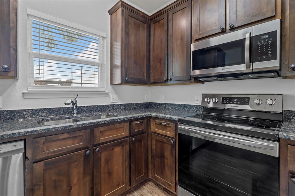 818 Rose Street, Unit B Denton, TX 76209 - Photo 9 of 16