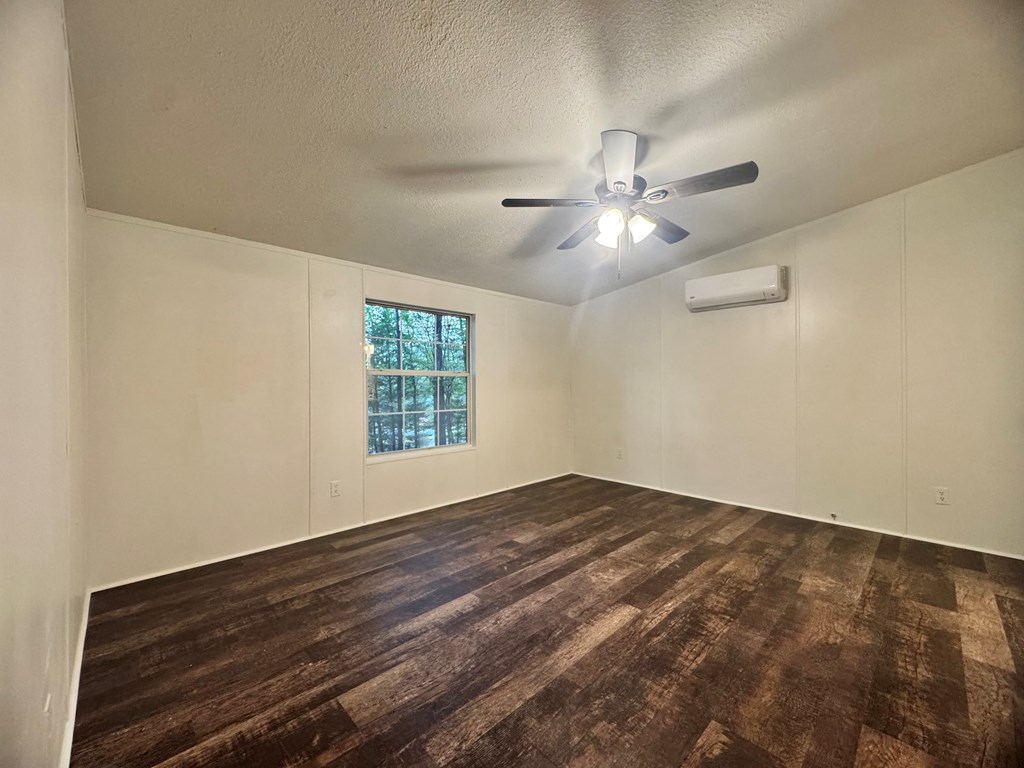 459 Vandora Suits Road Murphy, NC 28906 - Photo 20 of 40 Large Master Suite