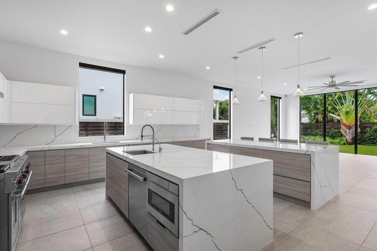465 Northeast 4th Street Boca Raton, FL 33432 - Photo 12 of 32 10