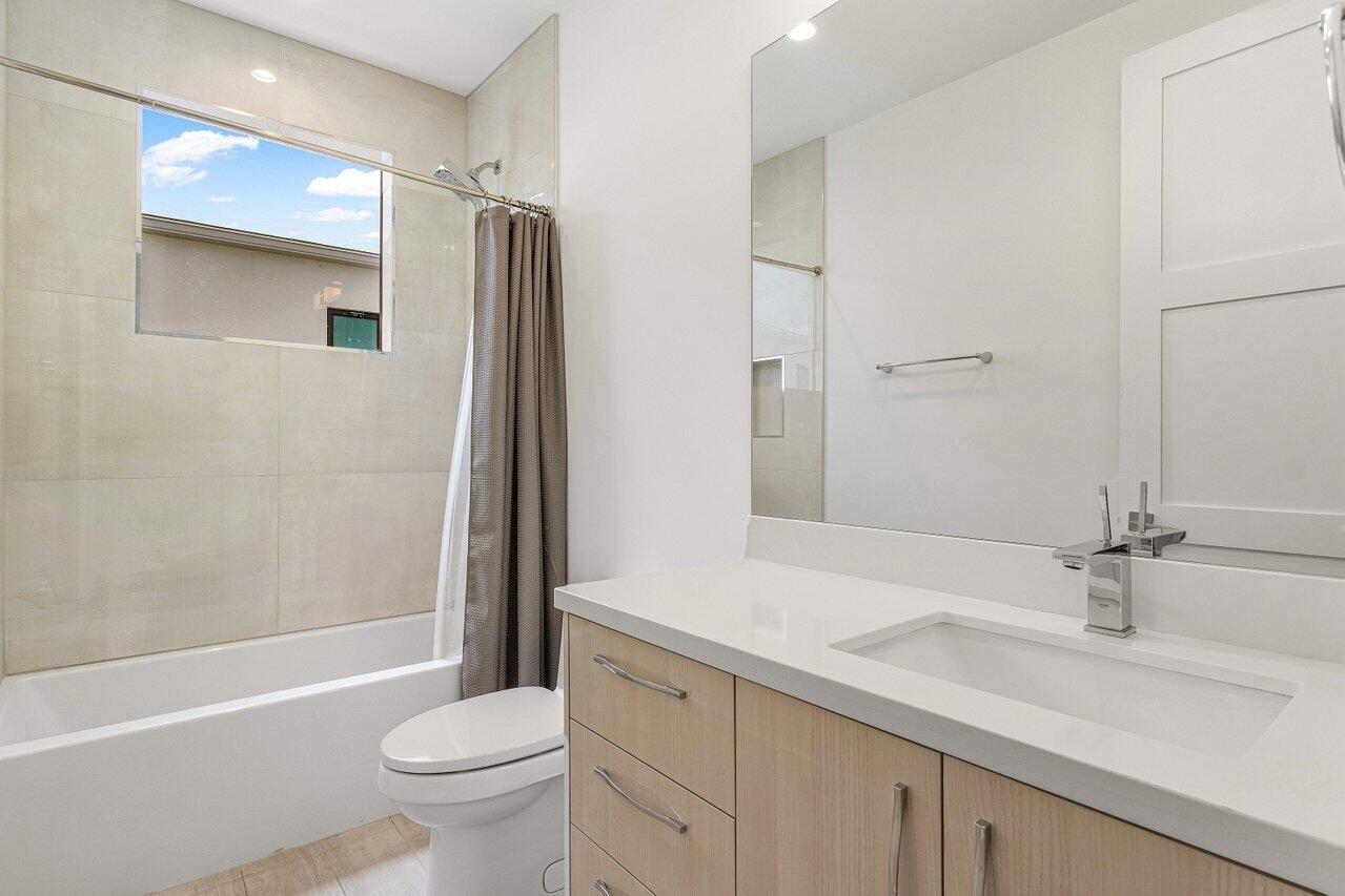 465 Northeast 4th Street Boca Raton, FL 33432 - Photo 23 of 32 21