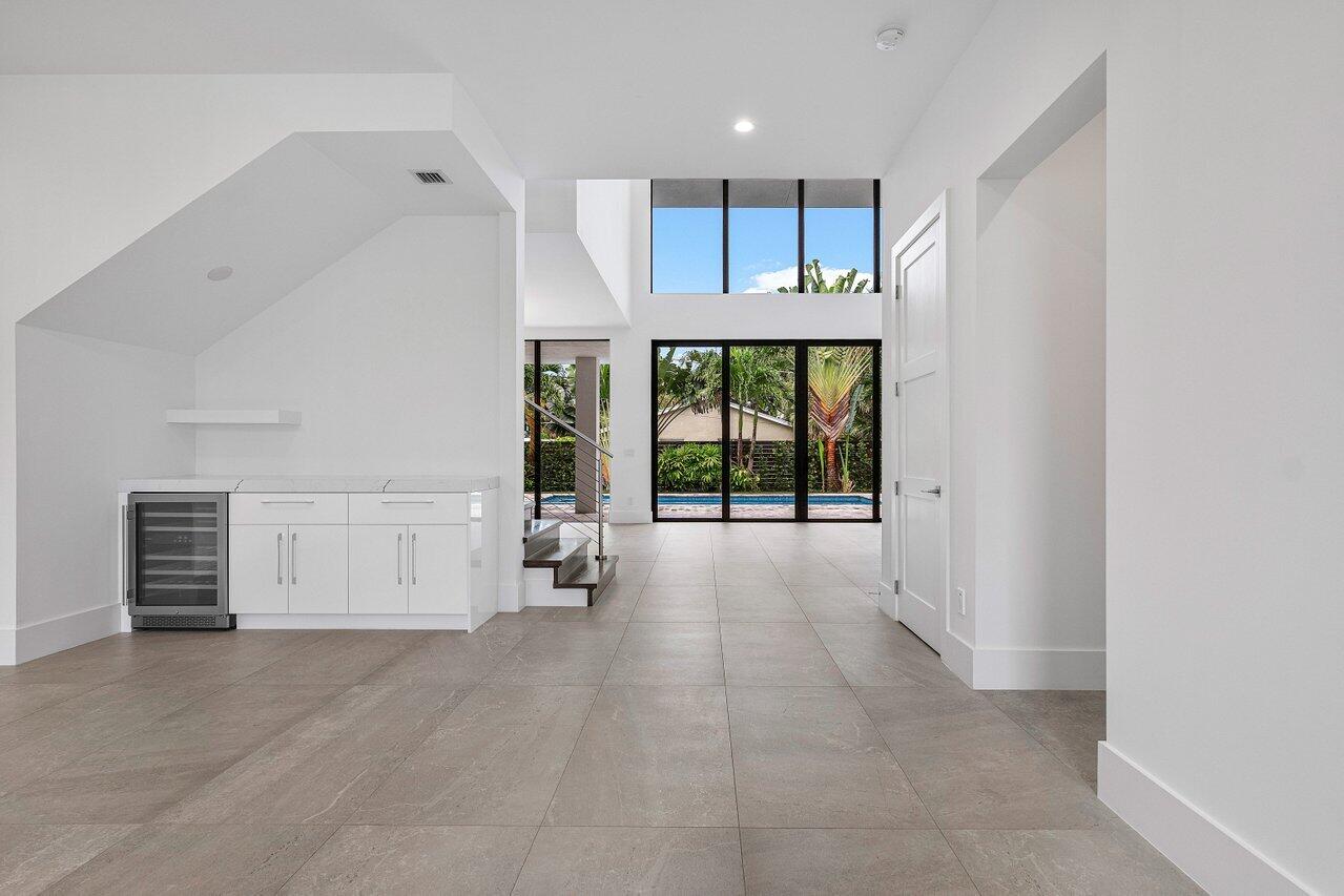465 Northeast 4th Street Boca Raton, FL 33432 - Photo 4 of 32 3