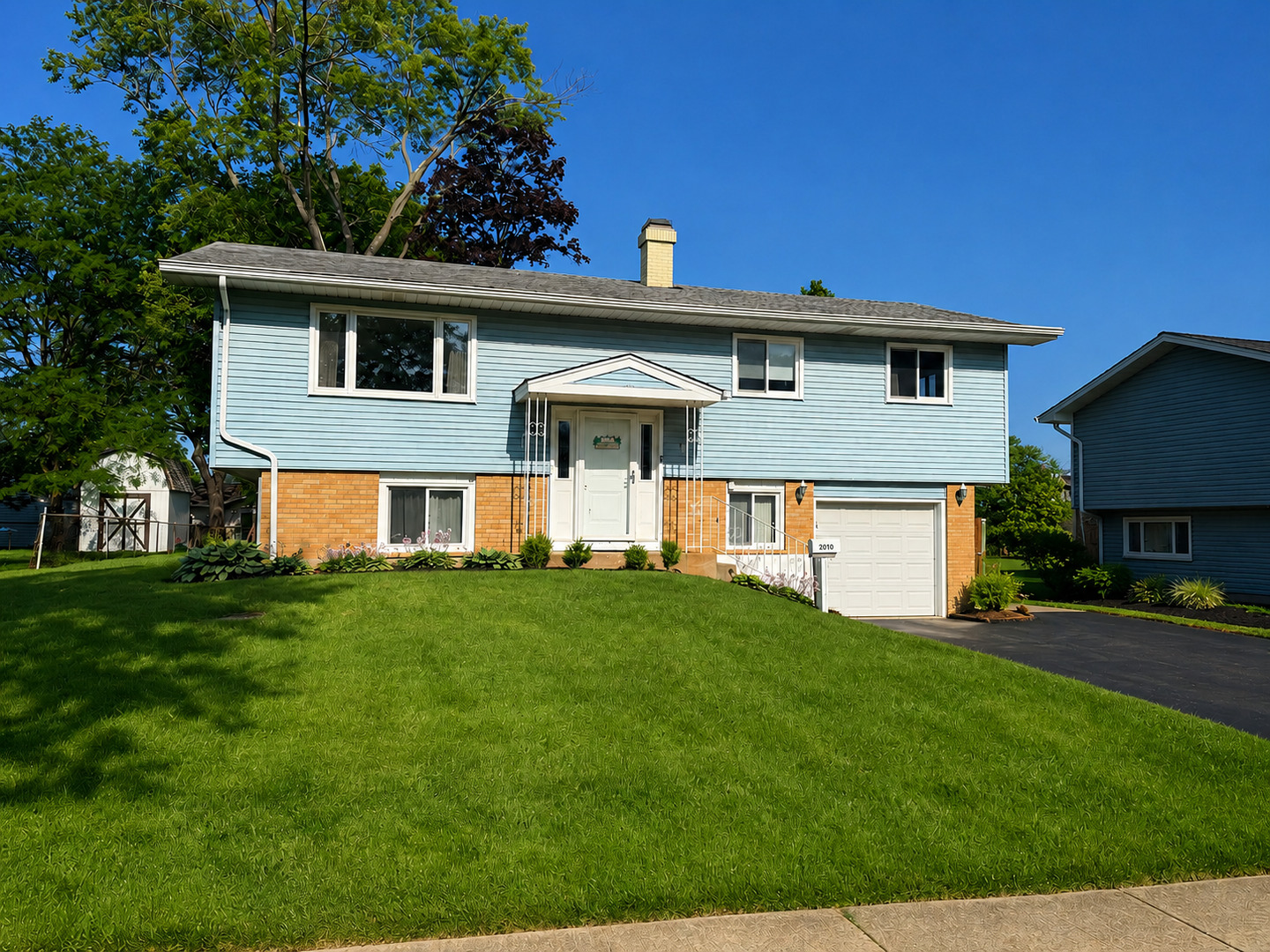 2010 Carleton Road Hoffman Estates, IL 60169 - Photo 1 of 24