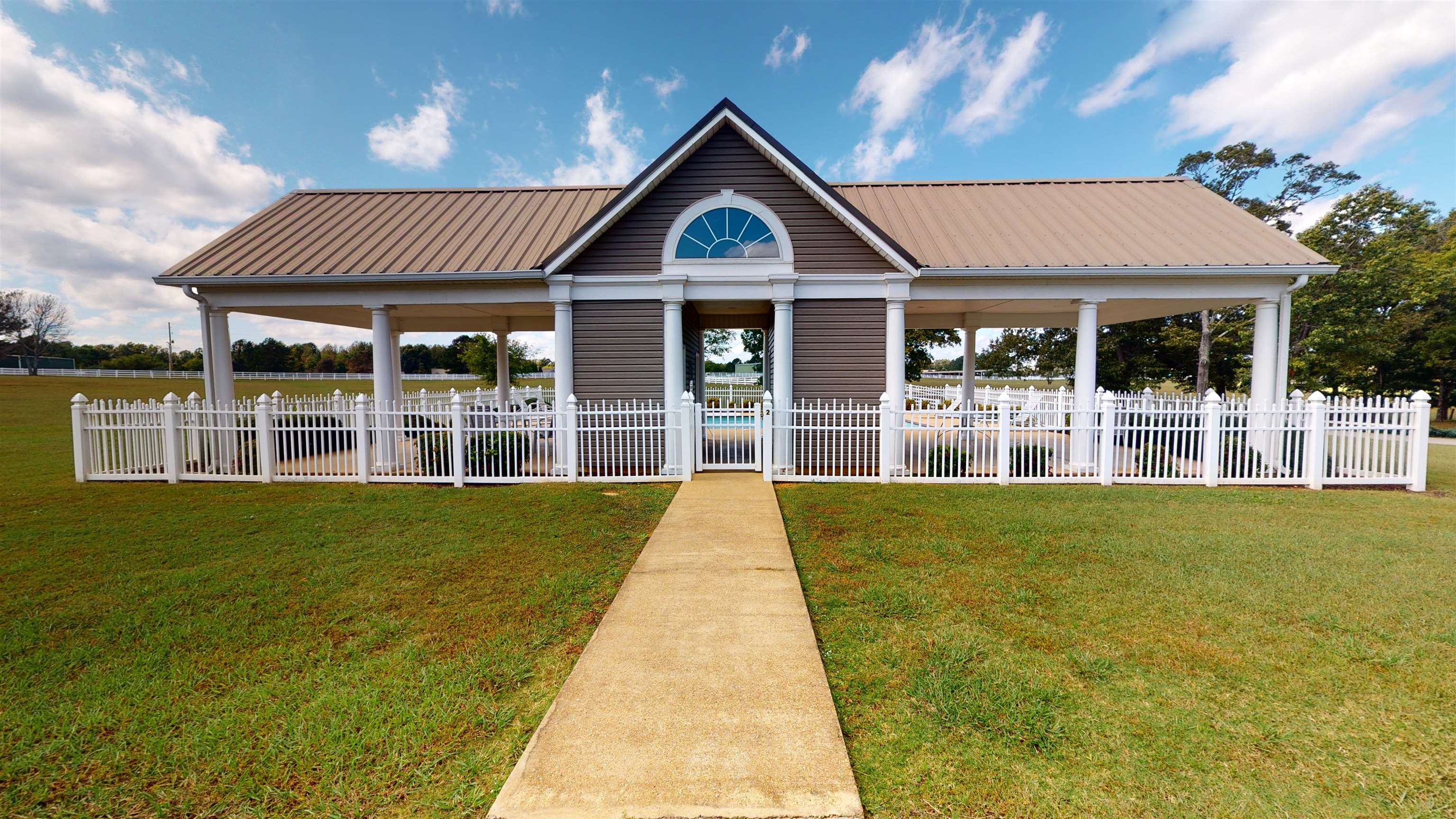 10 Patsy Path Iuka, MS 38852 - Photo 18 of 18 front view of a house with a yard