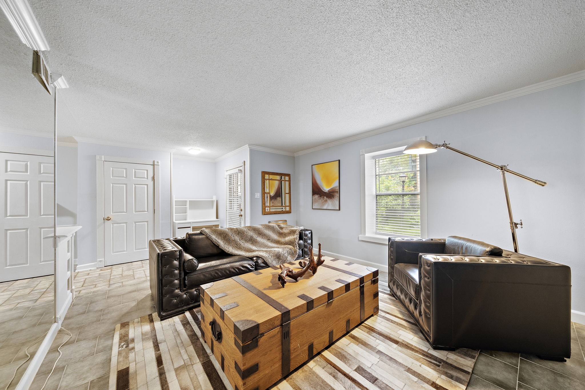 8289 Kingsbrook Road, Unit 173 Houston, TX 77024 - Photo 6 of 20 Gallery Image 6