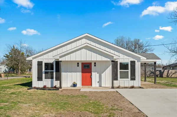 $269,000 | 200 Gladys Street, Lone Oak, TX 75453