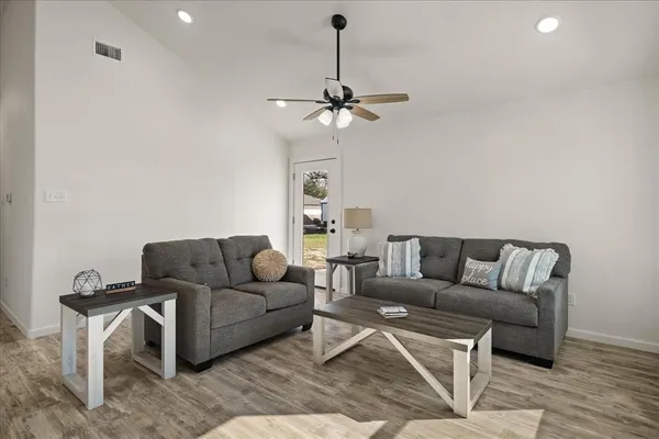 $269,000 | 200 Gladys Street, Lone Oak, TX 75453