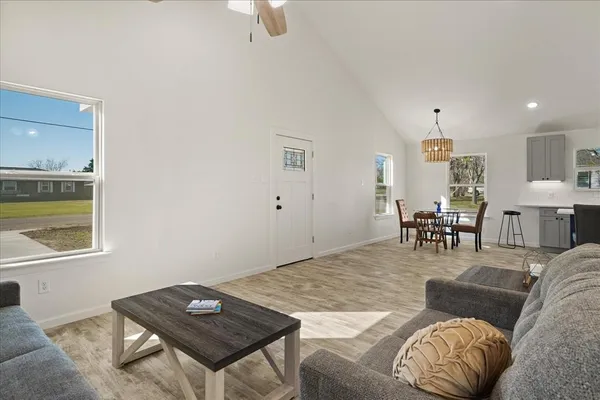 $269,000 | 200 Gladys Street, Lone Oak, TX 75453