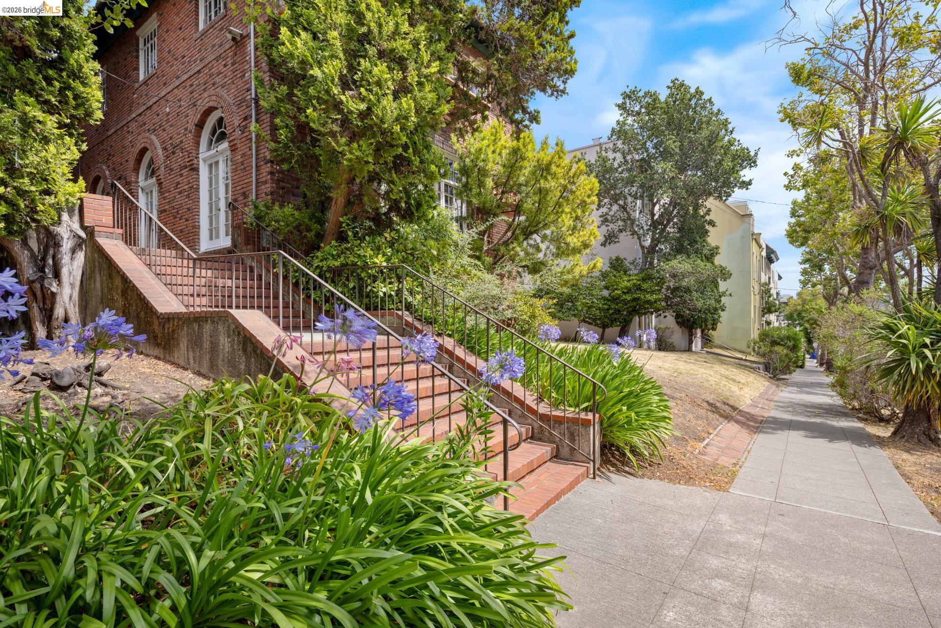 2510 Le Conte Avenue Berkeley, CA 94709 - Photo 5 of 39